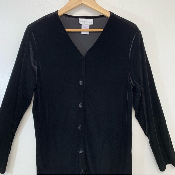 Susan Graver Black Velvet Duster Medium  Button Up Stretch Holiday Goth Classic - Picture 2 of 9